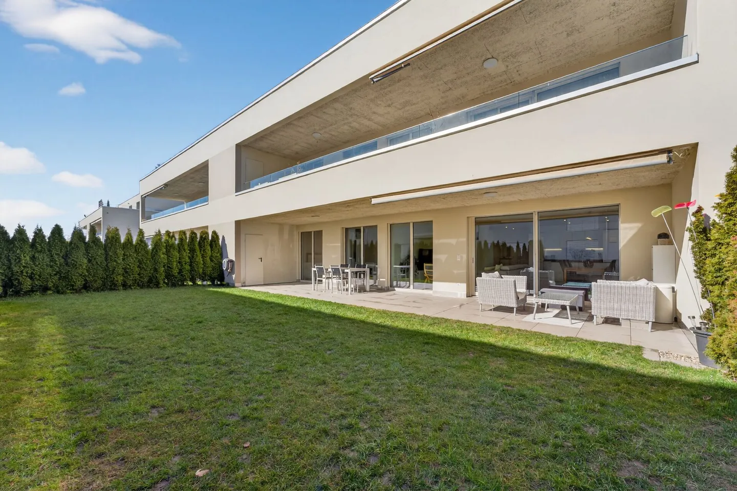 Appartamento giardino moderno con molta luce e privacy - Foto 1 di 15