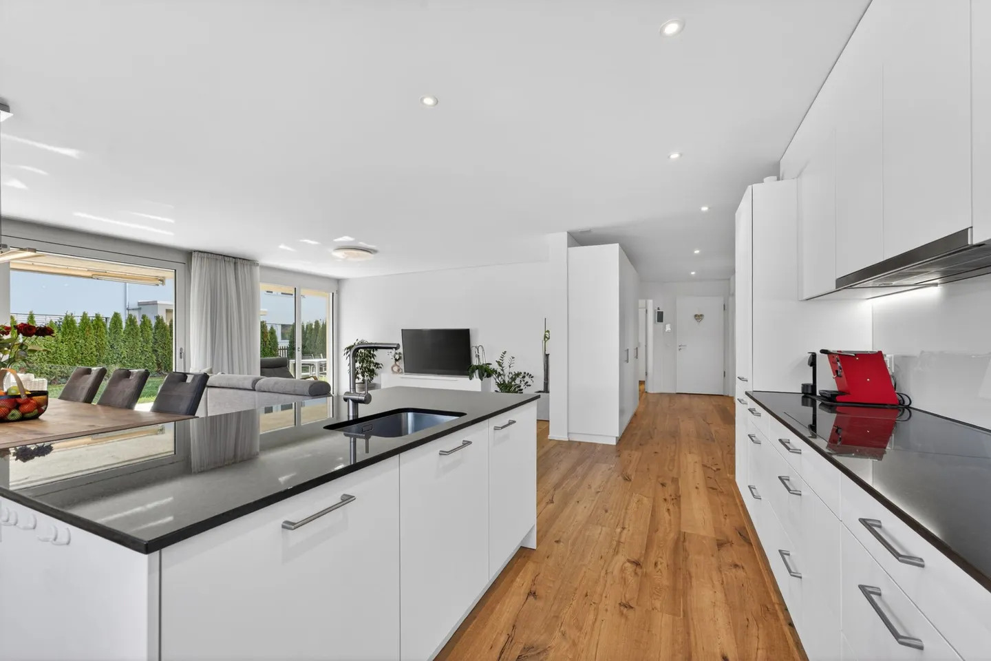 Appartamento giardino moderno con molta luce e privacy - Foto 5 di 15