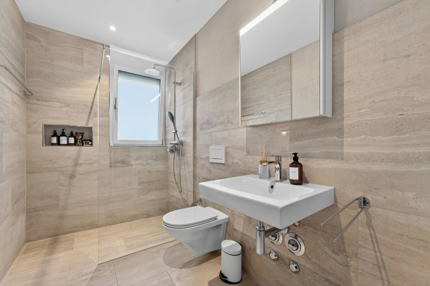 Appartamento giardino moderno con molta luce e privacy - Foto 9 di 15