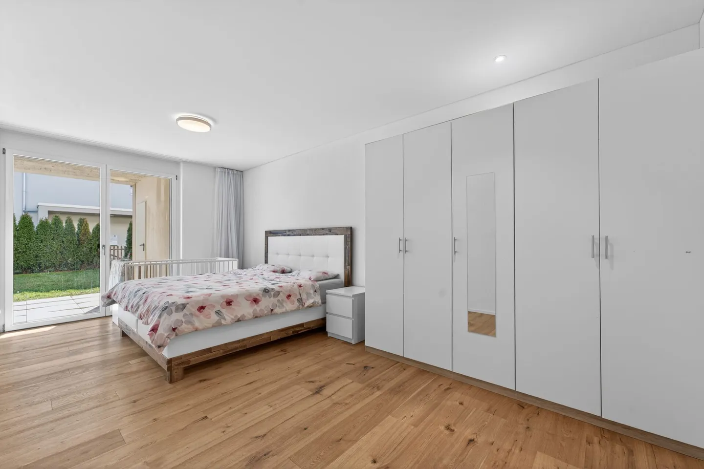 Appartamento giardino moderno con molta luce e privacy - Foto 10 di 15