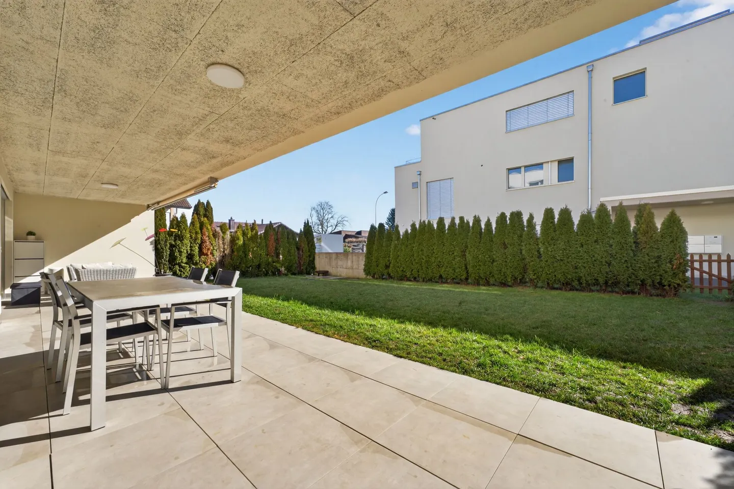 Appartamento giardino moderno con molta luce e privacy - Foto 14 di 15