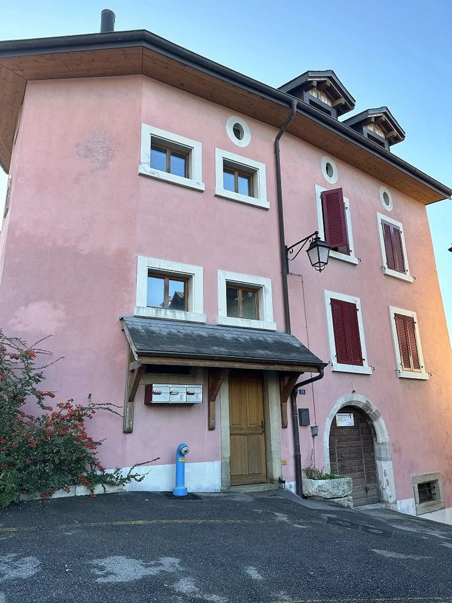 Einkommensgebäude in Montreux - Foto 1 di 13