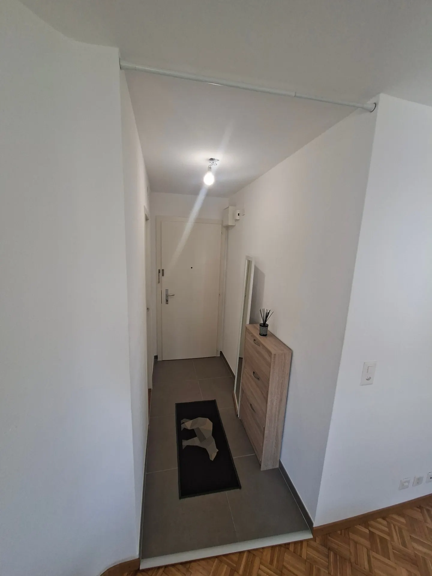 APPARTAMENTO 2 LOCALI A LAUSANNE - MONTOIE/BOURDONETTE, ARREDATO, DURATA - Foto 2 di 6
