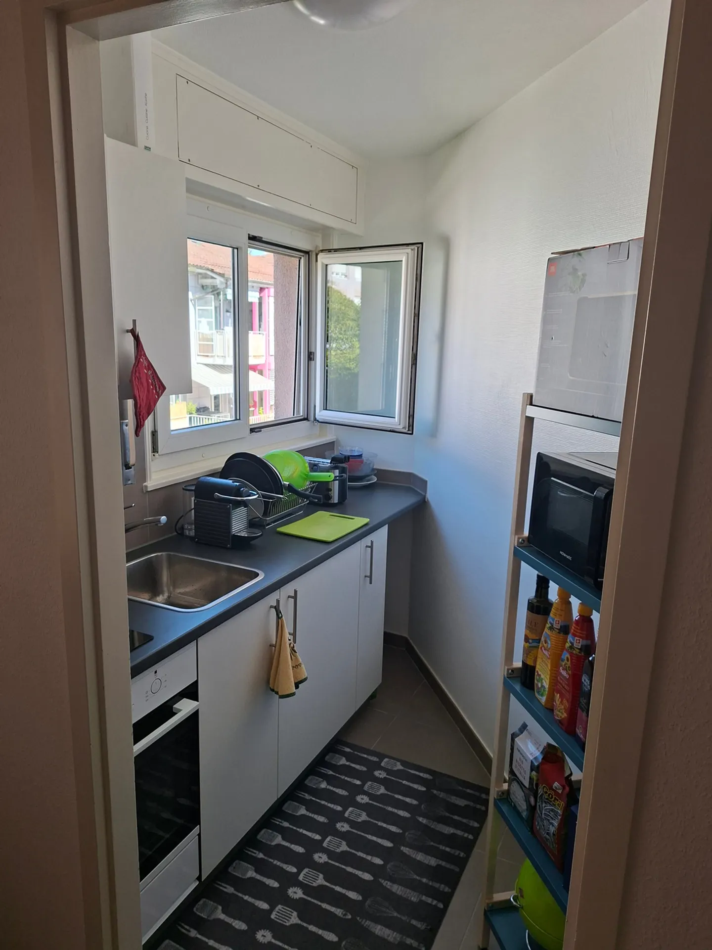 APPARTAMENTO 2 LOCALI A LAUSANNE - MONTOIE/BOURDONETTE, ARREDATO, DURATA - Foto 3 di 6
