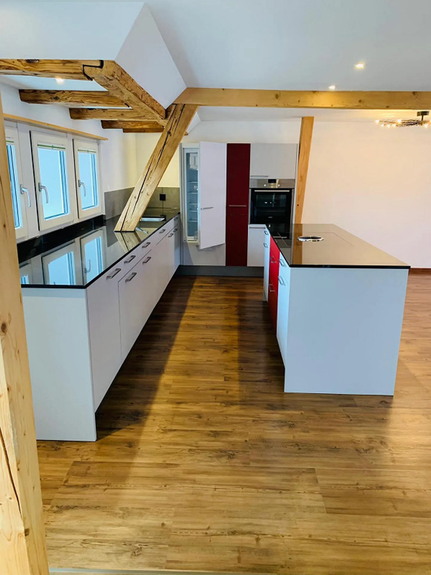 Affascinante appartamento maisonette di 4,5 stanze in affitto - Foto 3 di 16