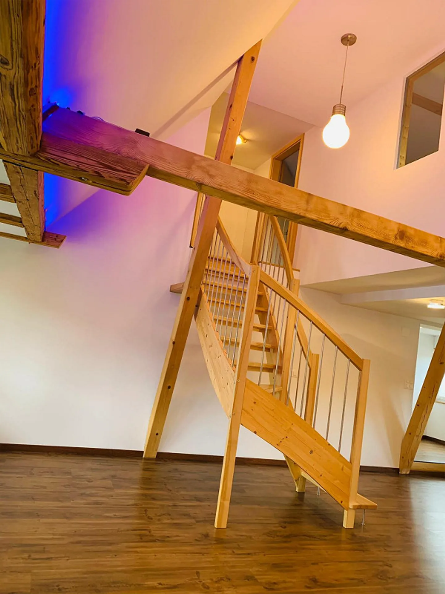 Affascinante appartamento maisonette di 4,5 stanze in affitto - Foto 7 di 16