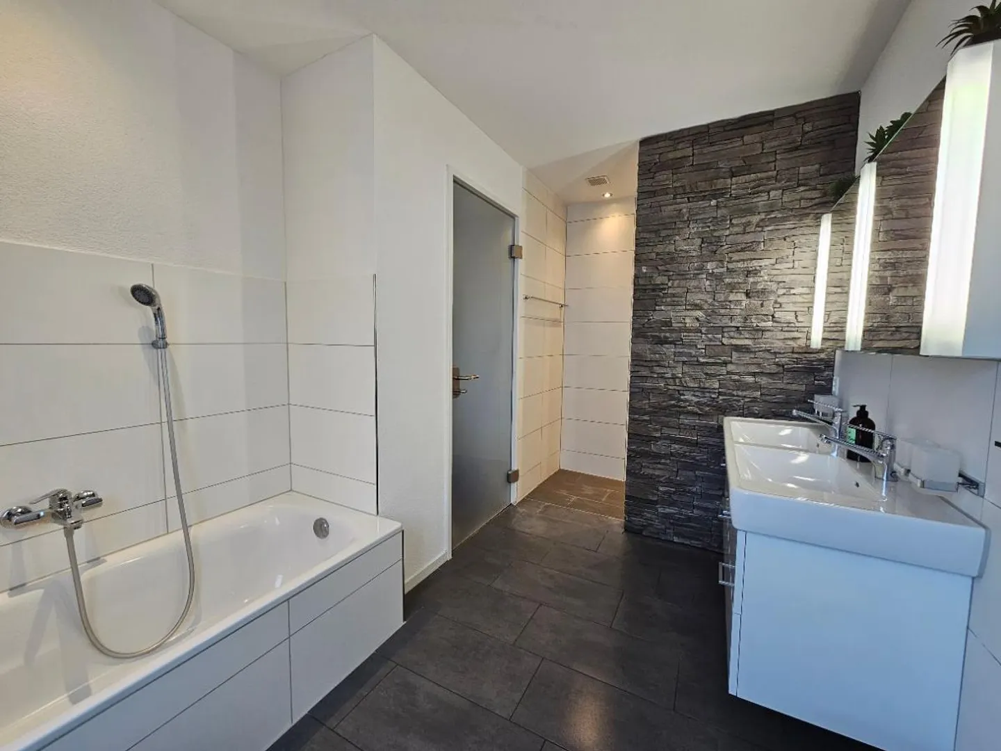 5.5 Room Apartment - Photo 4 of 5