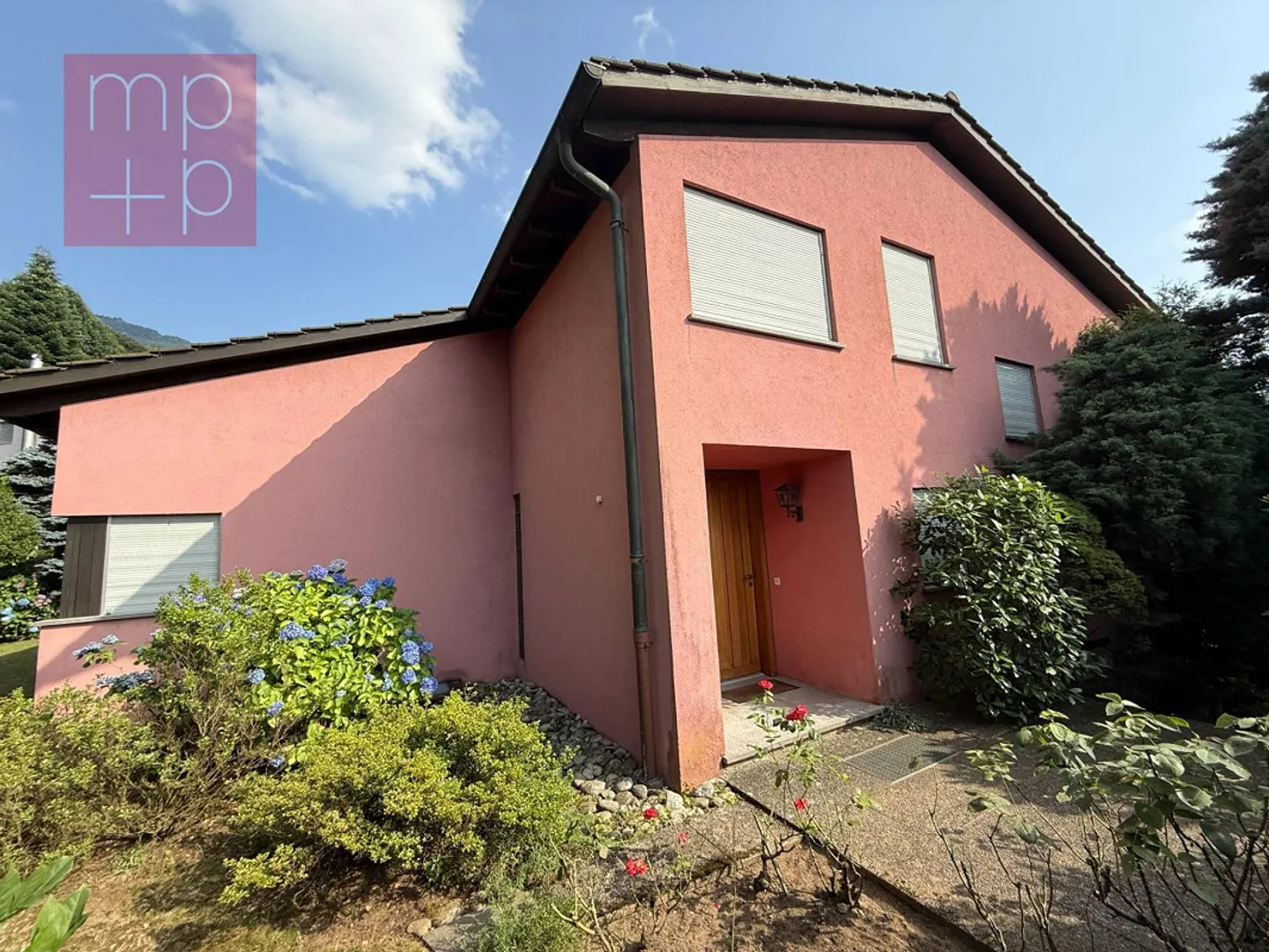 Villa - Cadro - Photo 1 of 8