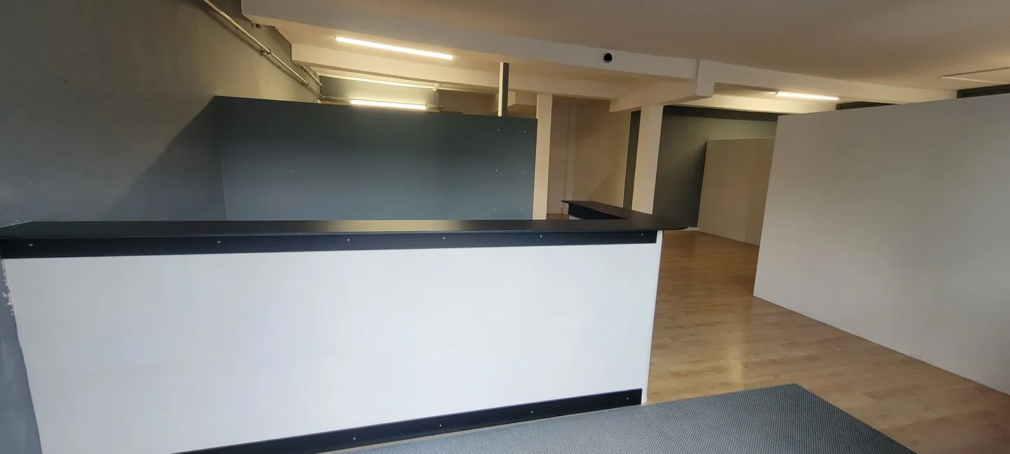 Commercial Space in Stäfa's Center - Photo 2 of 10