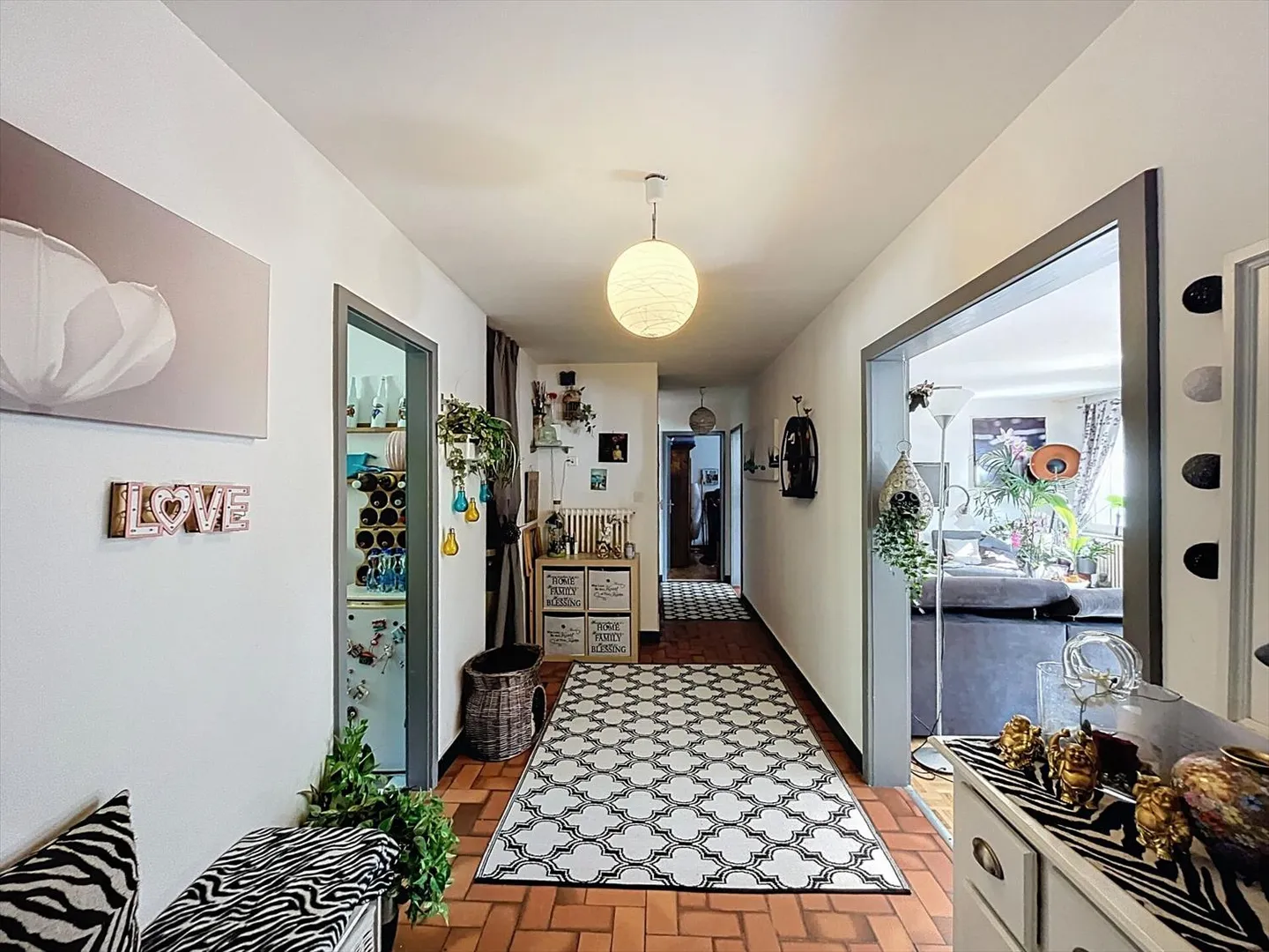 Mixed-use building "Les Trois Sapins" - Photo 2 of 7