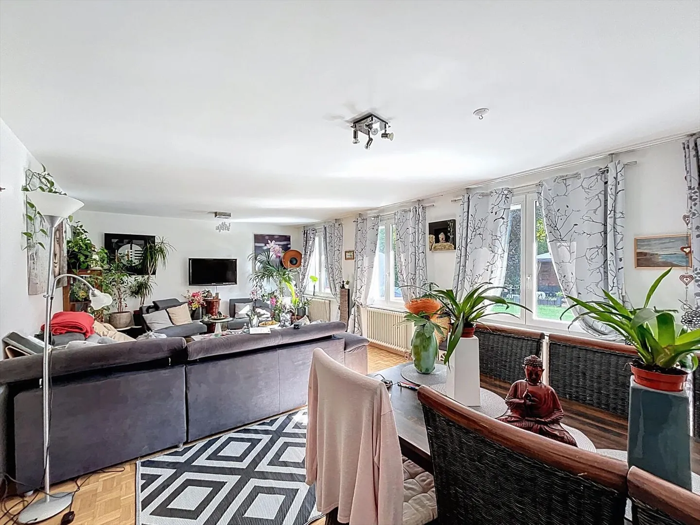 Mixed-use building "Les Trois Sapins" - Photo 3 of 7