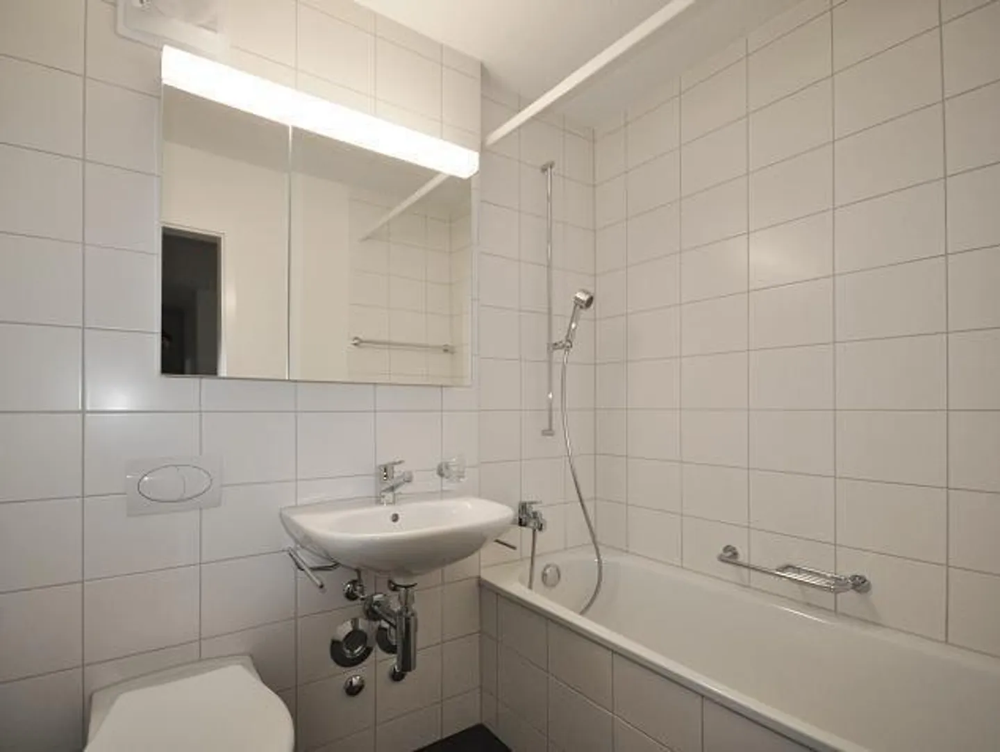 AFFITTARE SENZA CAUZIONE - Posizione soleggiata in un bel complesso - Foto 3 di 5