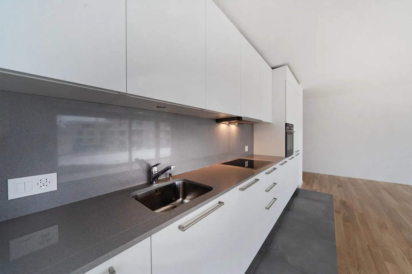 Schöne Wohnung mit Terrasse in einem neueren Gebäude - Foto 2 von 6