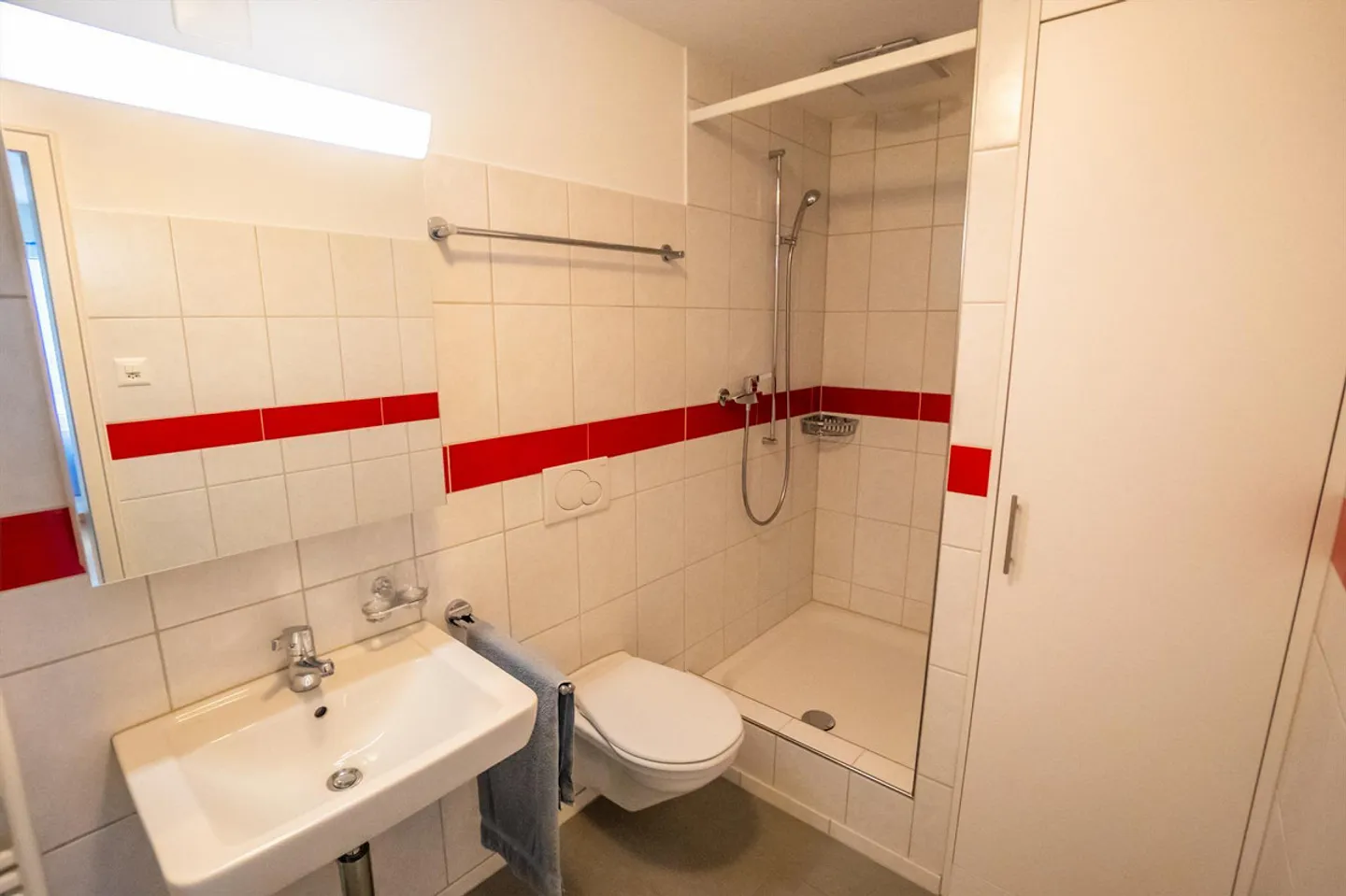 Appartamento spazioso con una buona disposizione - WG possibile - Foto 8 di 10