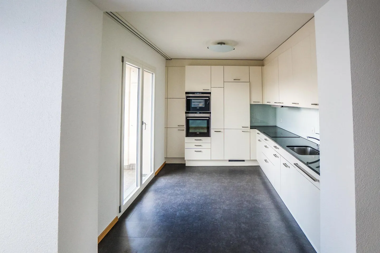 Appartamento spazioso con una buona disposizione - WG possibile - Foto 9 di 10