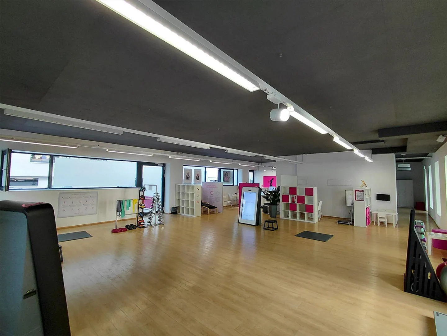 Commercial Practice or Office Space in a Well-Frequented Location - Photo 10 of 19