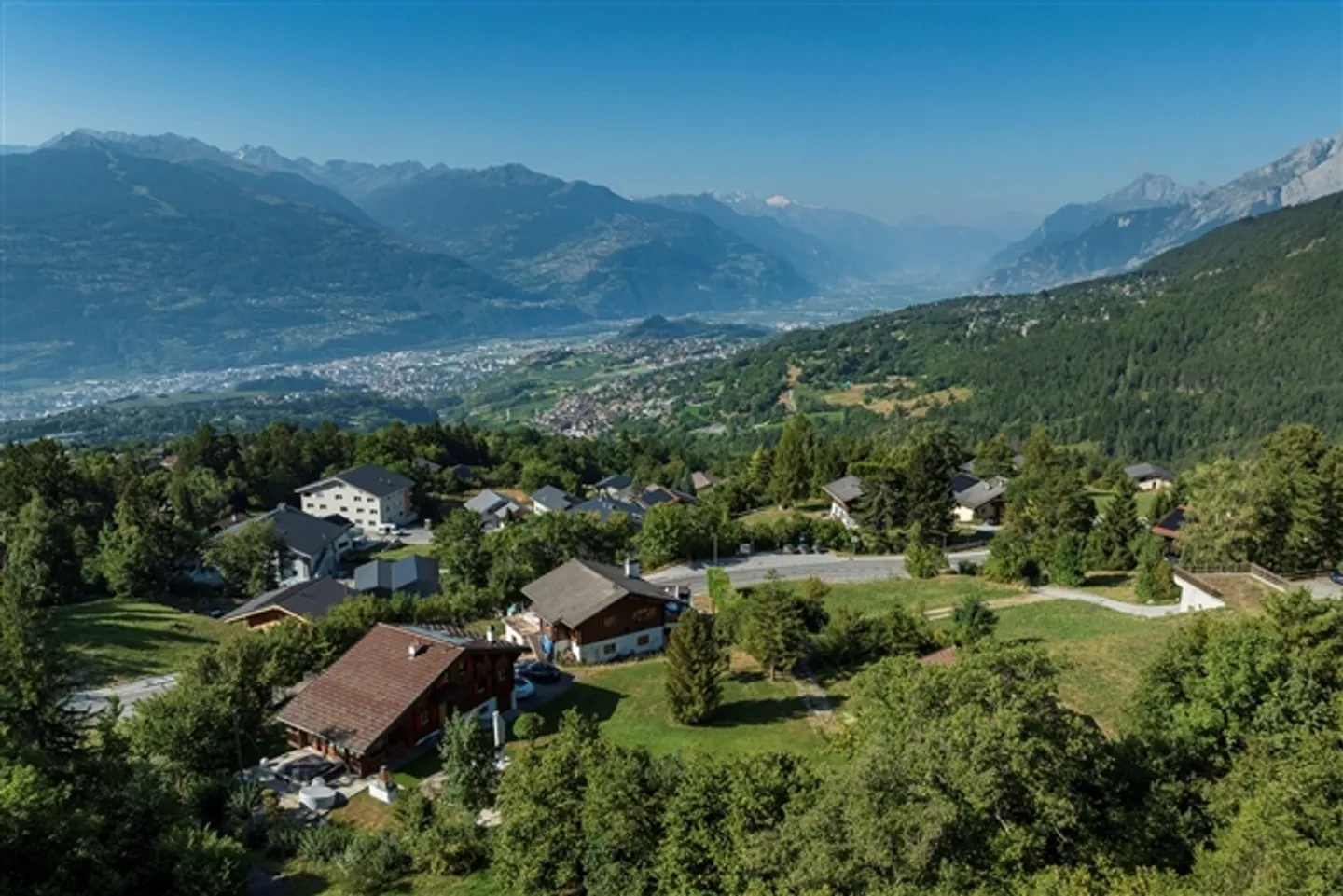 VOTRE CHALET À CONSTRUIRE À 15 MINUTES DE SITT SUR LES HAUTEURS - Photo 1 sur 6