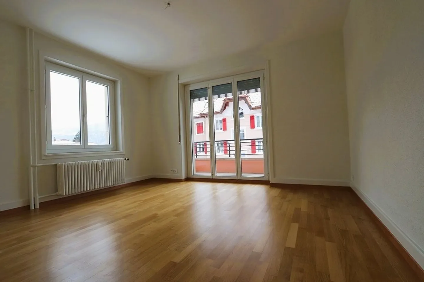 Appartement de 3 pièces rénové dans un quartier calme et ensoleillé - Photo 7 sur 9