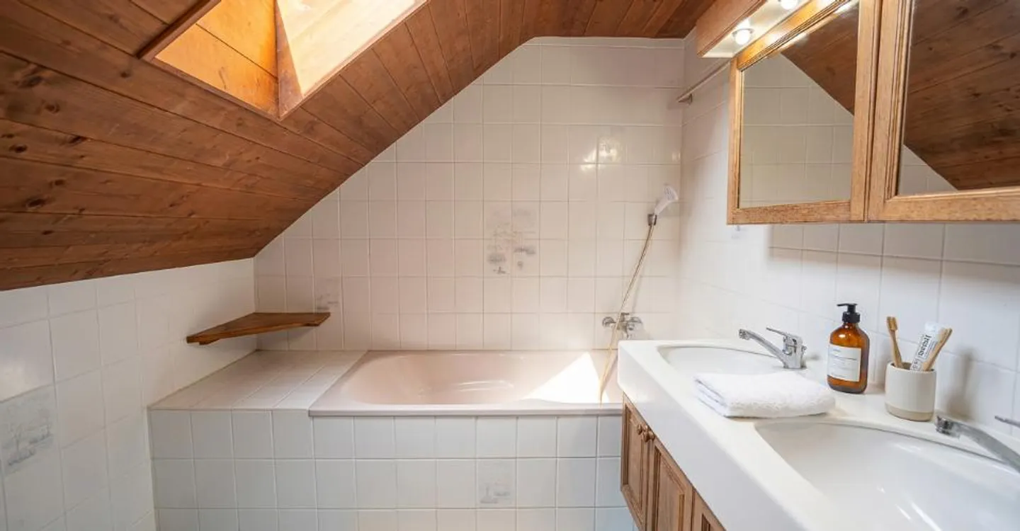 Maison familiale spacieuse - un bien à fort potentiel à rénover - Foto 4 di 5
