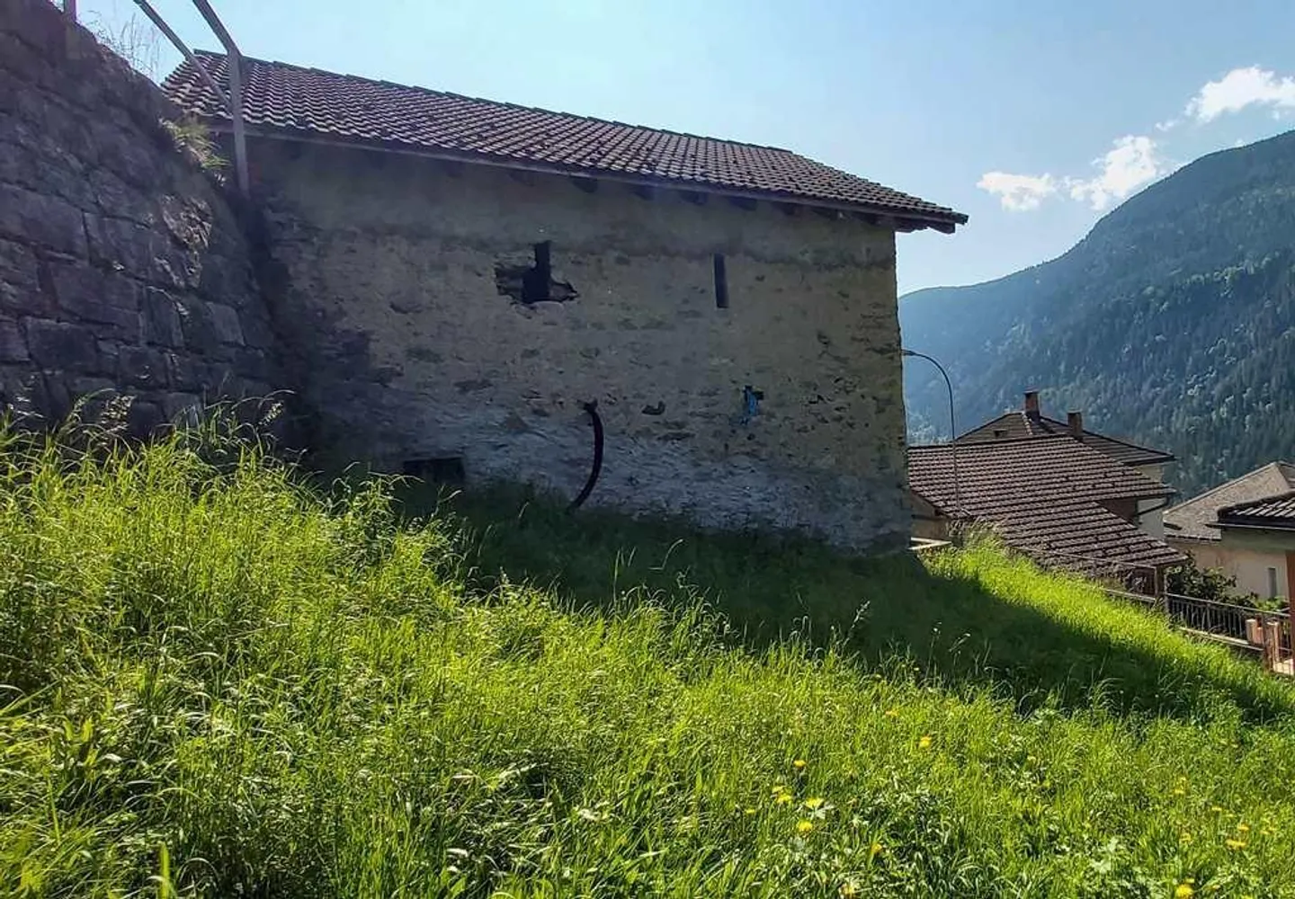 Rustico di 3,5 locali parzialmente riattato con terreno e bella vista - Foto 13 di 23