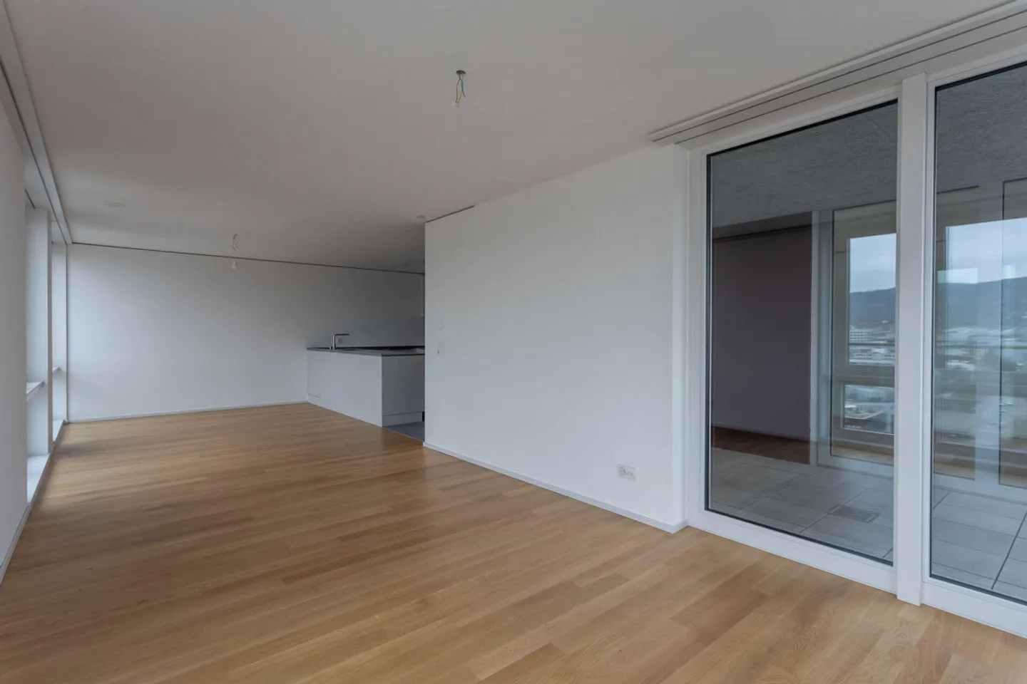 Appartement spacieux de 2,5 pièces 12.14 avec vue exclusive - Photo 6 sur 11