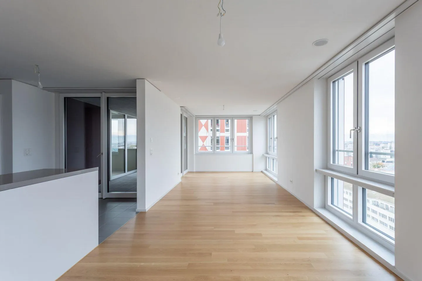 Appartement spacieux de 2,5 pièces 12.14 avec vue exclusive - Photo 7 sur 11