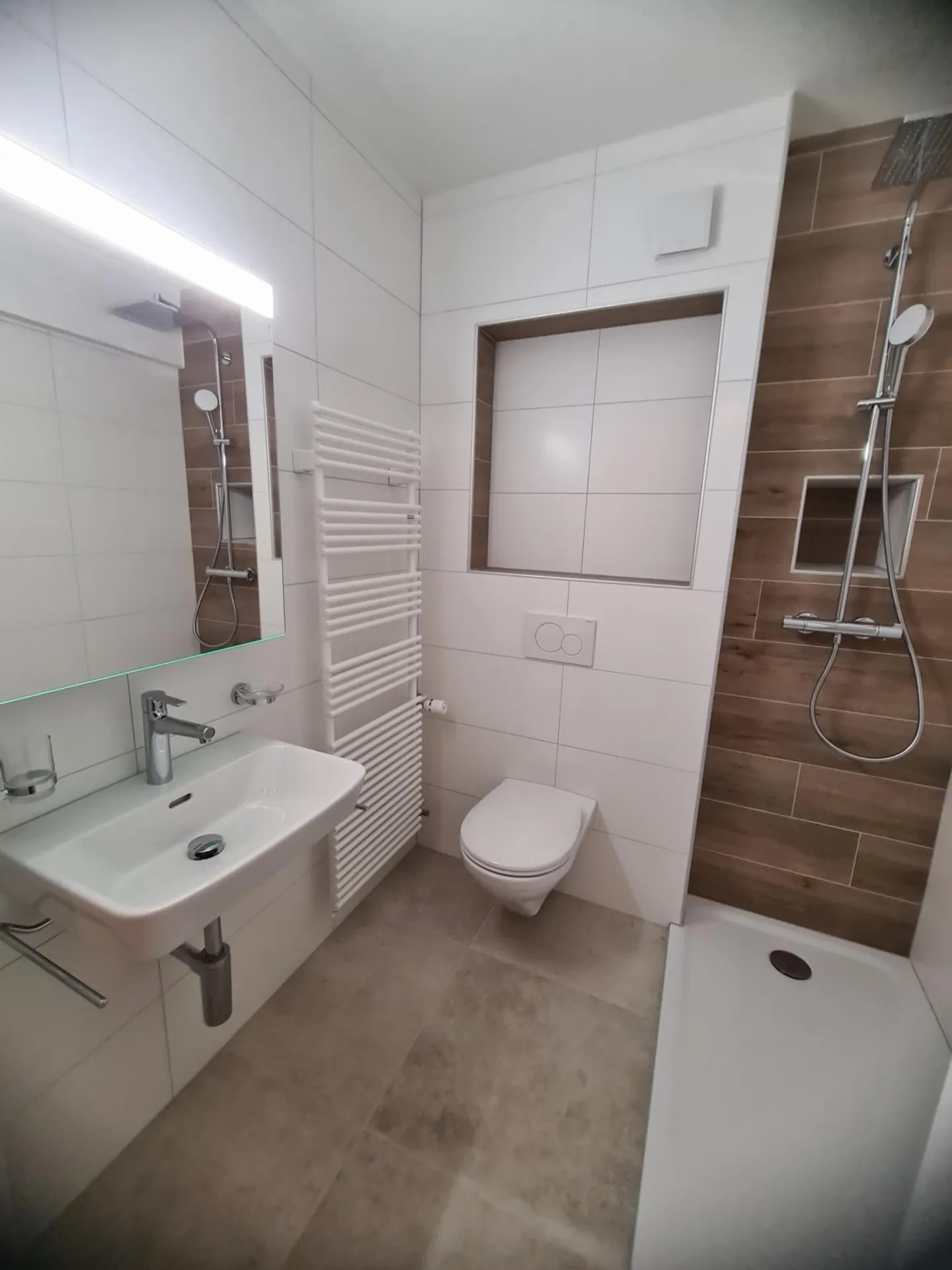 Charmant appartement 3 pièces - Photo 2 sur 7