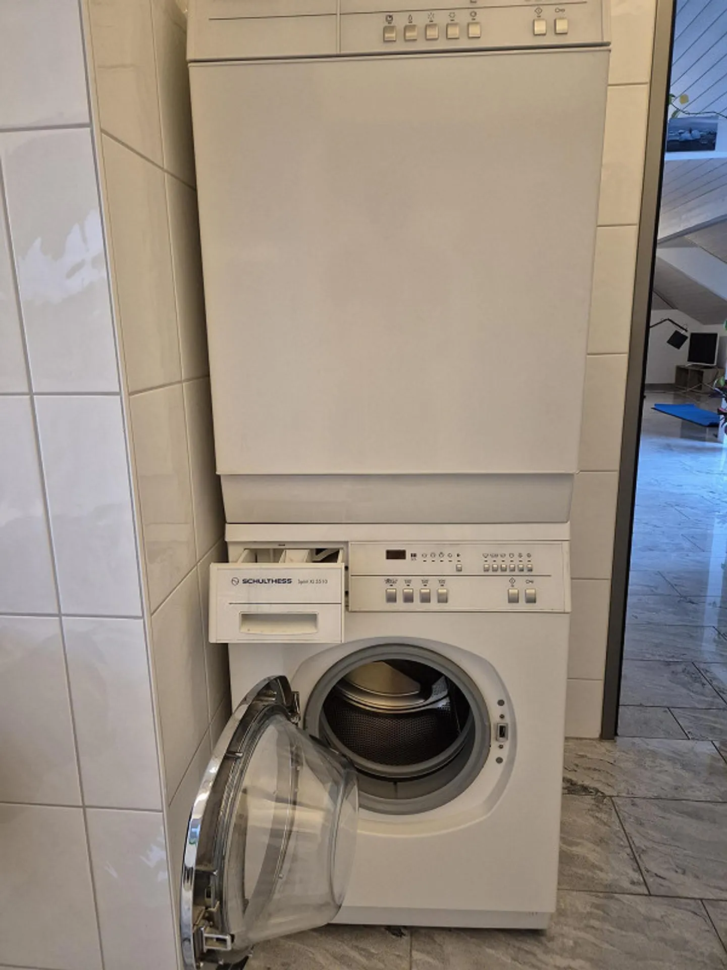 3 ½ Room Penthouse Apartment on Weissensteinstrasse - Photo 4 of 12