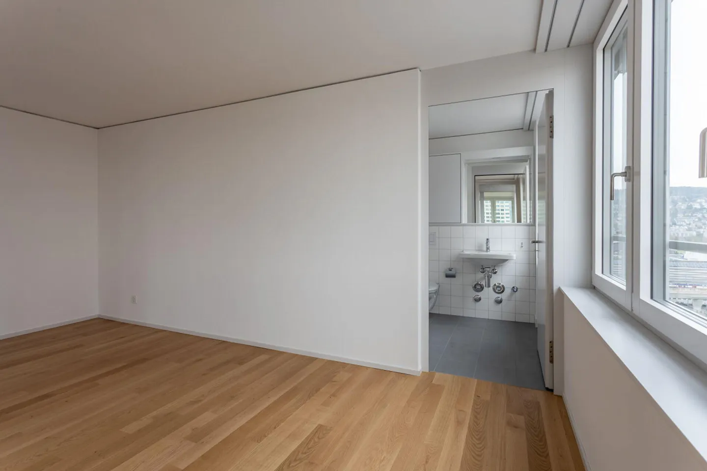 Appartement spacieux de 2,5 pièces 12.14 avec vue exclusive - Photo 11 sur 11