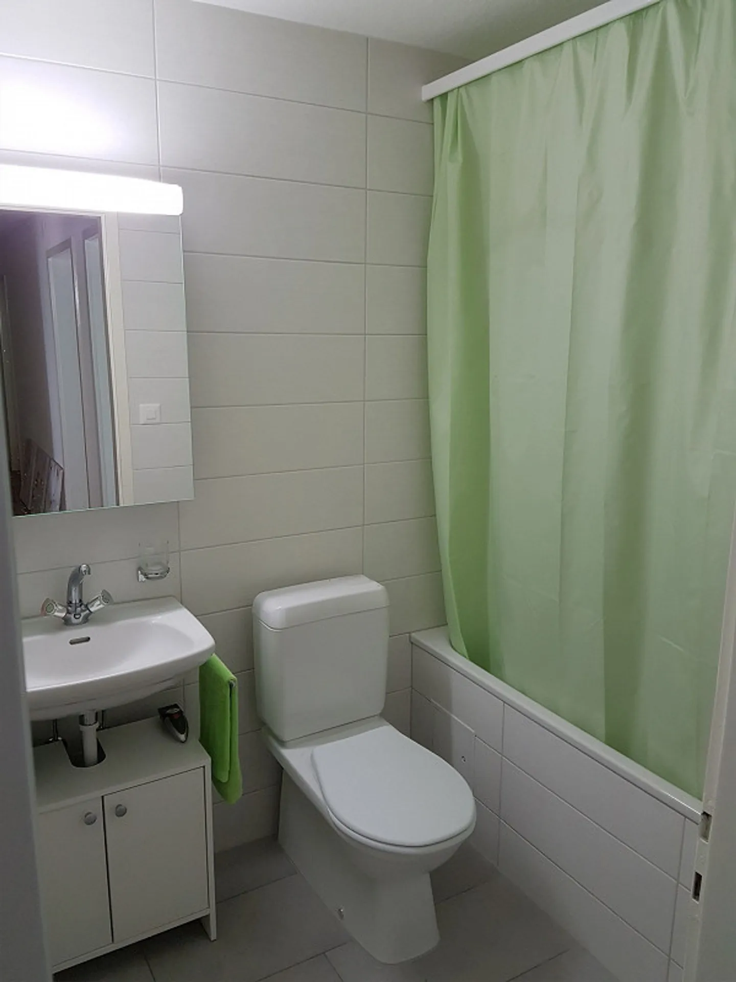 Appartement 3 pièces HP re. - Photo 3 sur 6