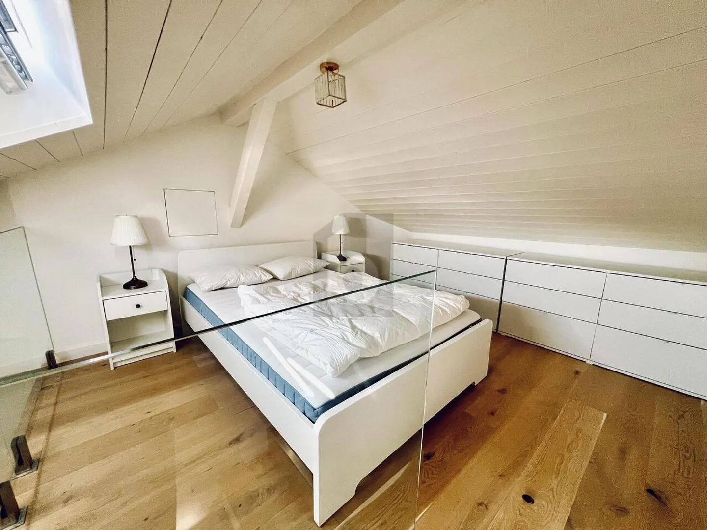 SUPERB MÖBLIERTES PENTHOUSE NUR WENIGE SCHRITTE VOM SEE ENTFERNT - Foto 4 von 6