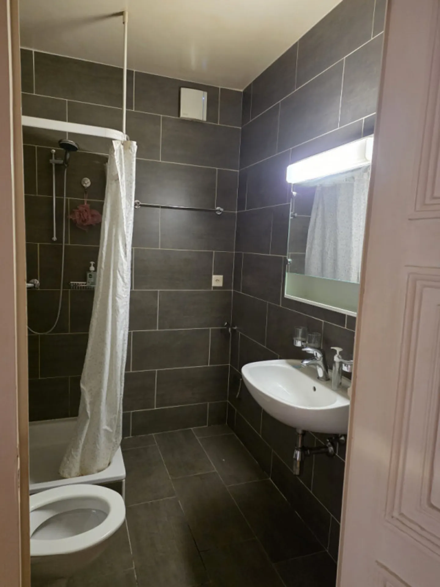 Appartement Charmant Vieille Ville - Photo 3 sur 4