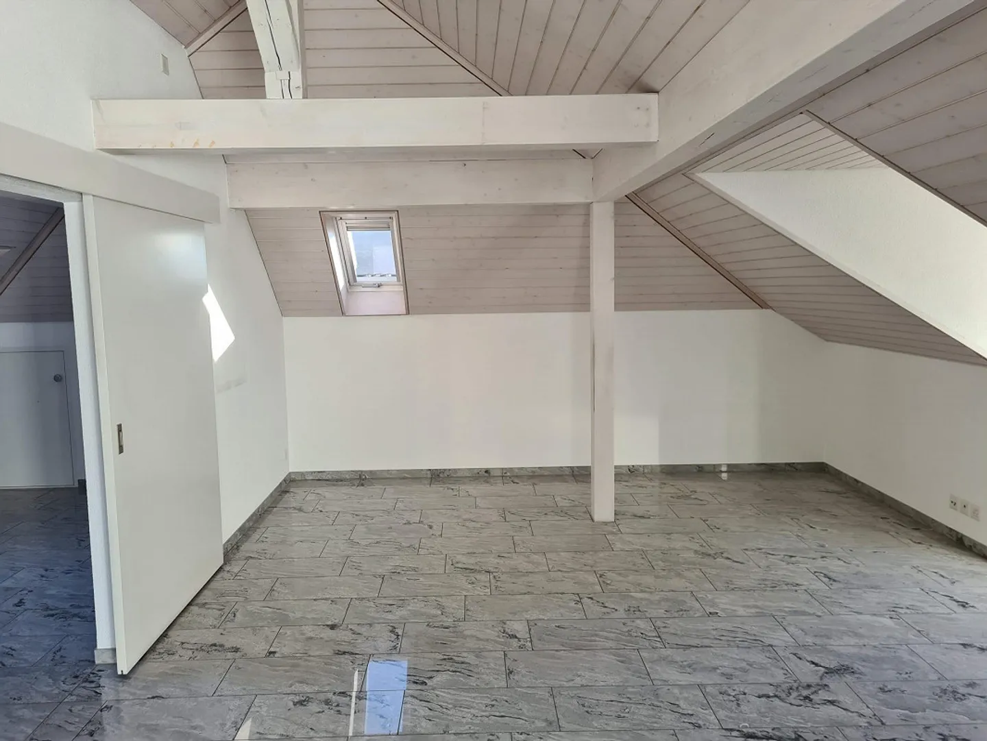 3 ½ Room Penthouse Apartment on Weissensteinstrasse - Photo 6 of 12