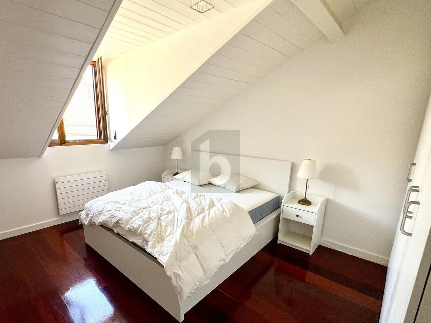 SUPERB MÖBLIERTES PENTHOUSE NUR WENIGE SCHRITTE VOM SEE ENTFERNT - Foto 3 von 6