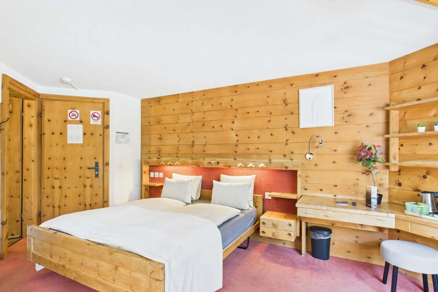 Chambre d'hôtel meublée avec balcon - hebdomadaire à Saas-Fee - Photo 3 sur 7