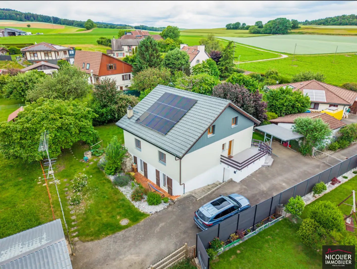 Maison familiale avec 4,5 pièces + un appartement de 2,5 pièces - Photo 2 sur 11