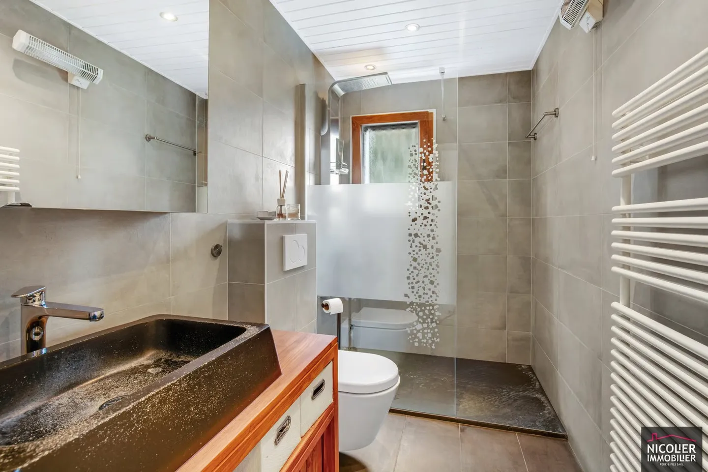 Maison familiale avec 4,5 pièces + un appartement de 2,5 pièces - Photo 6 sur 11