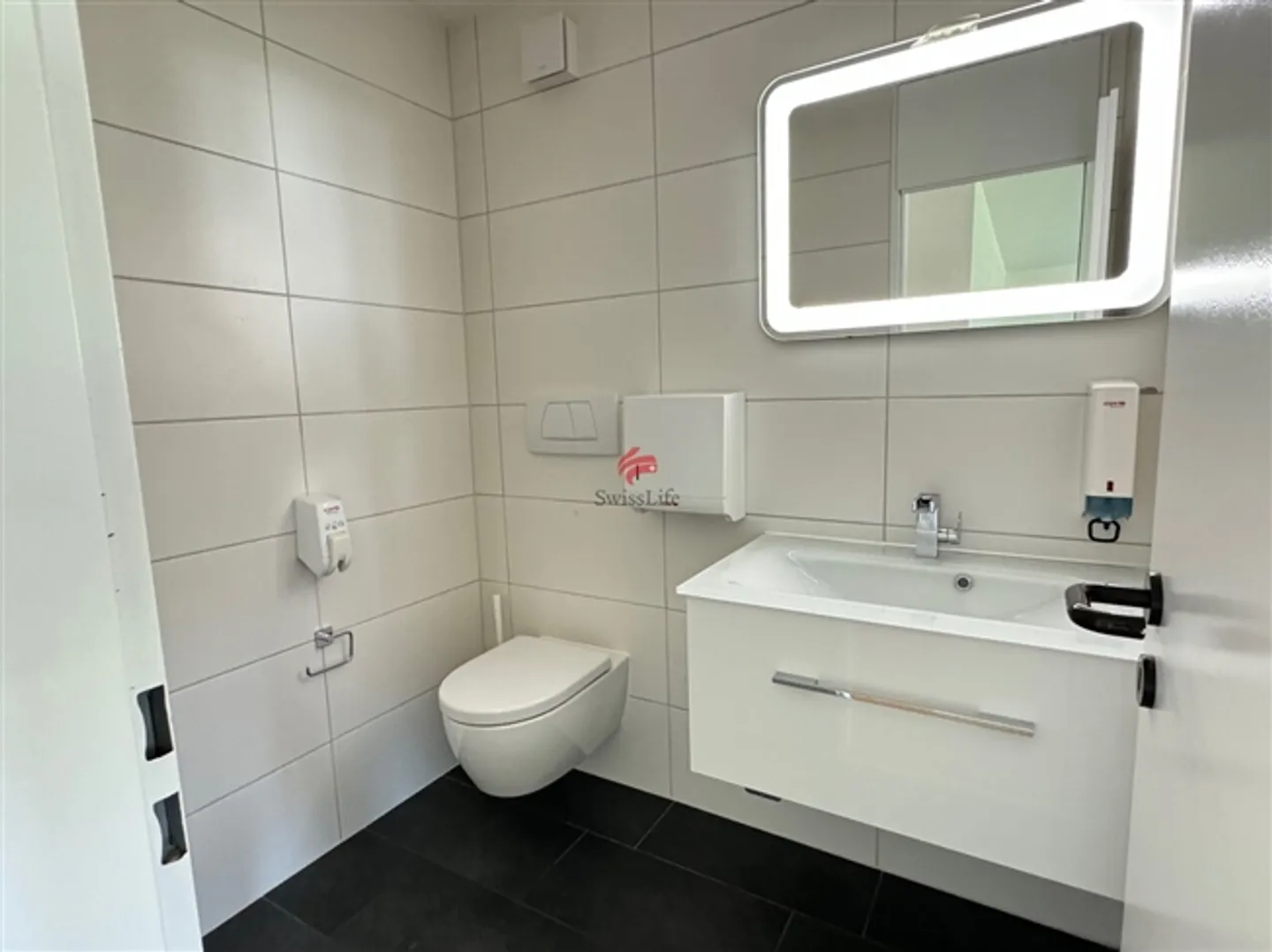 Unique Opportunity - Restaurant & Apartment - Photo 10 of 13