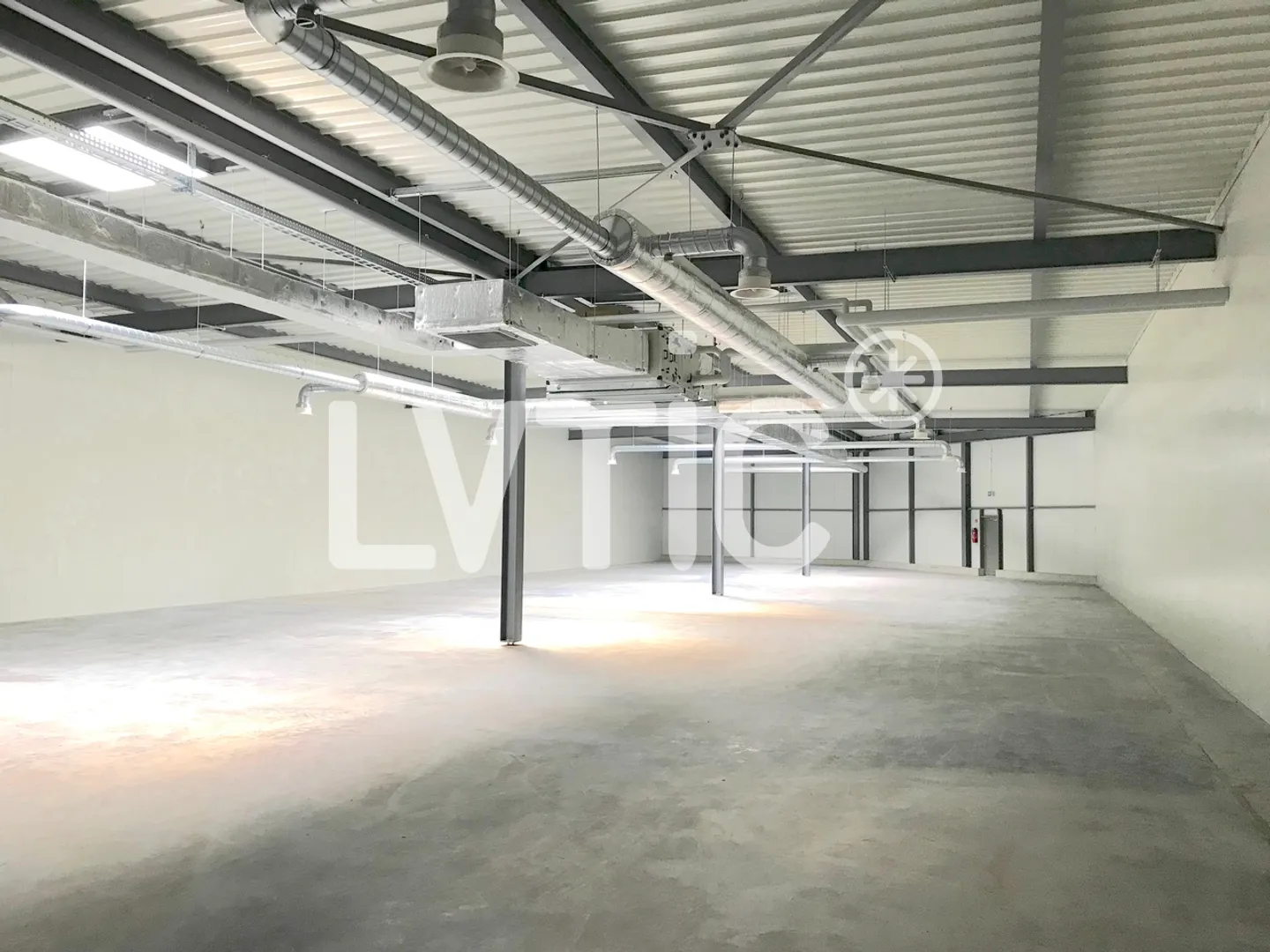 Warehouse, workshop, storage of 1320 m2 for rent in Villeneuve - Photo 6 of 9
