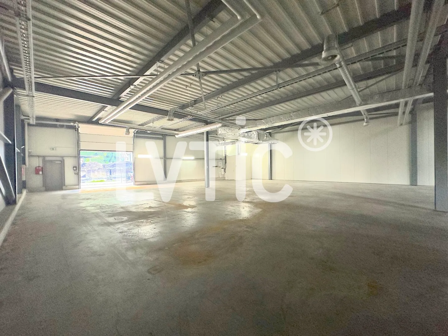 Warehouse, workshop, storage of 1320 m2 for rent in Villeneuve - Photo 7 of 9