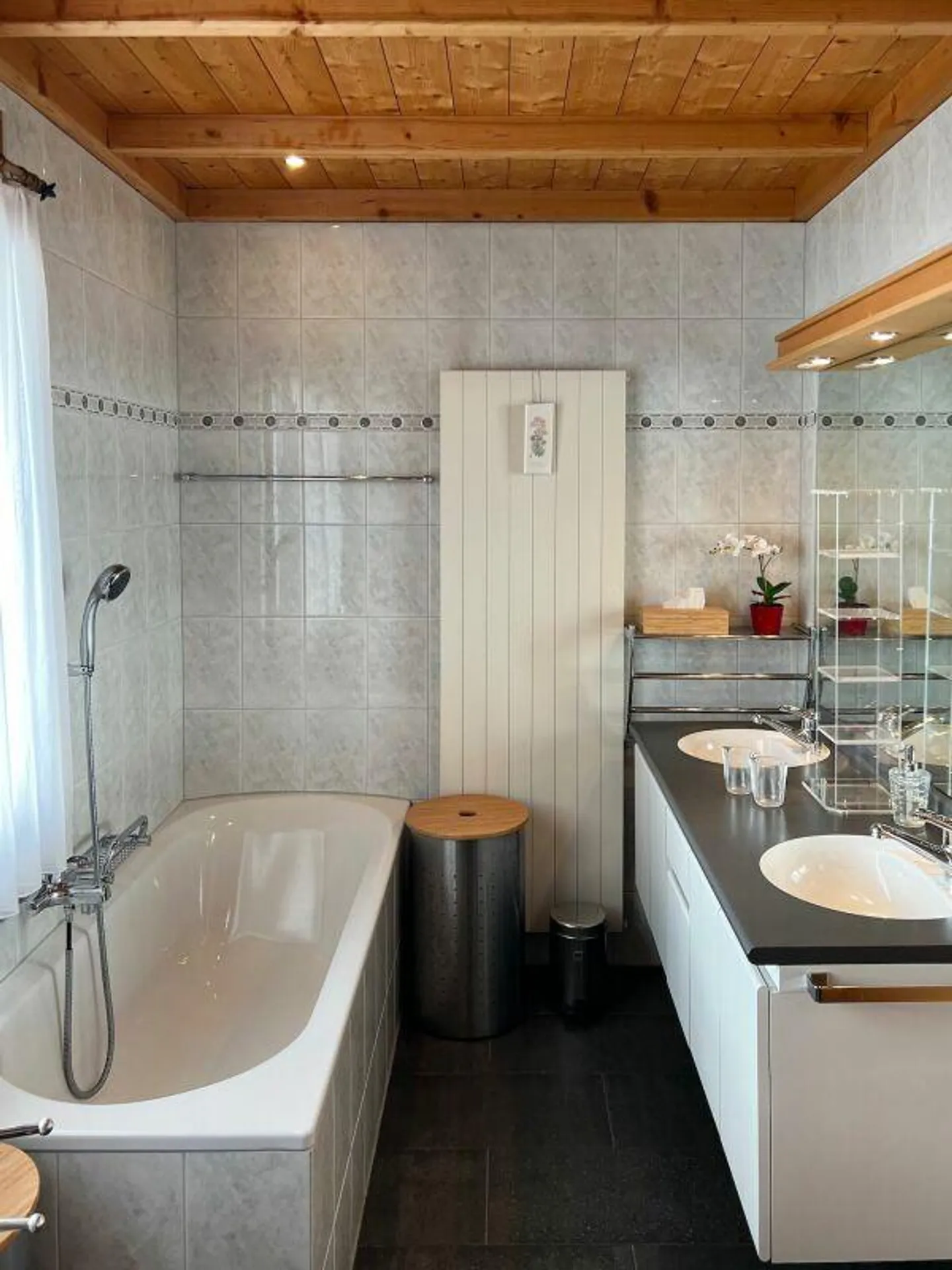 4.5-room semi-detached house in a wonderful residential area in Burgdorf - Photo 14 of 23