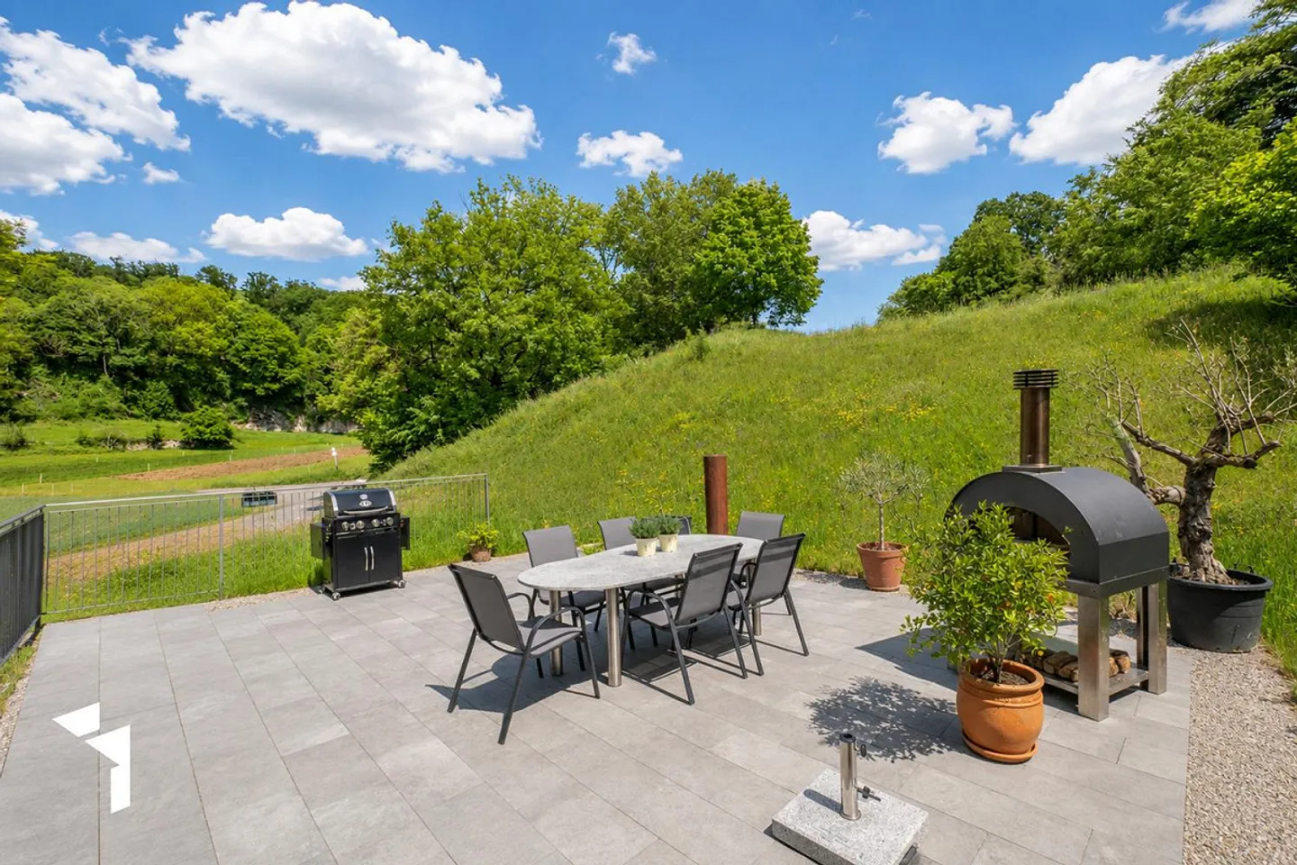 Fehr Real Estate - Exclusive 5½-Room Premium Terrace Apartment - Photo 15 of 16