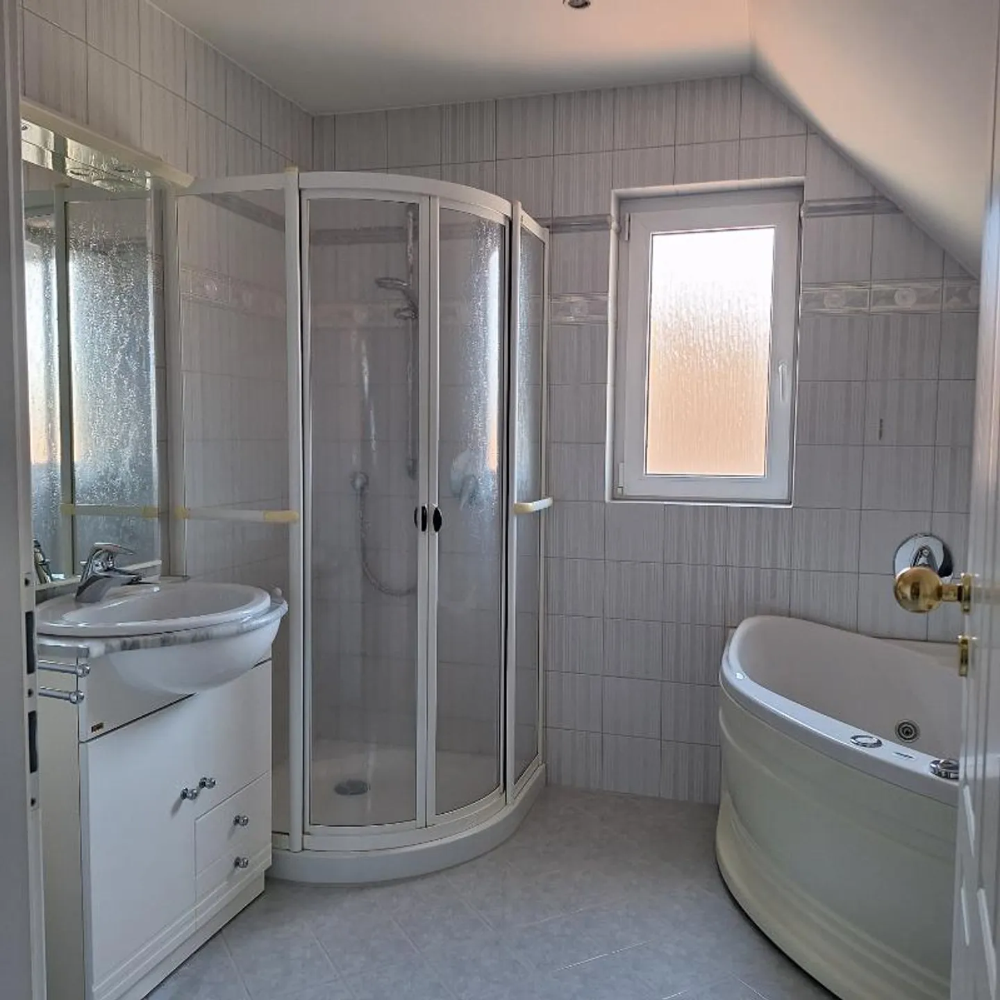 5.5 Room Maisonette - Photo 4 of 5