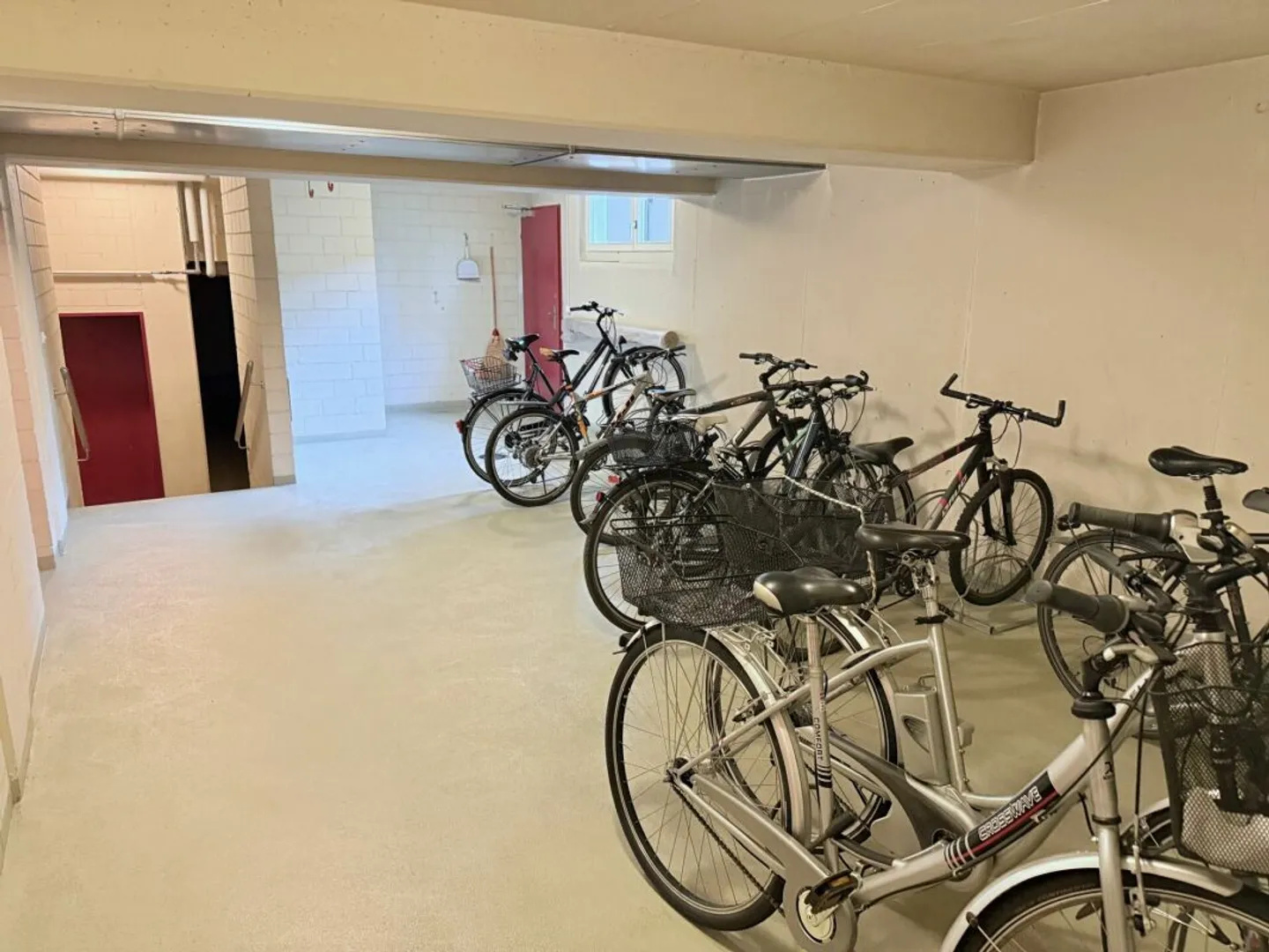 Komplett renovierte 6-Zimmer Attika mit grossem Wintergarten - Foto 23 di 23