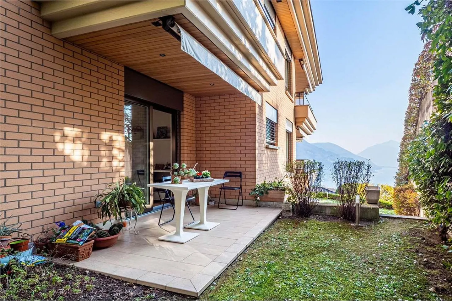 LUGANO - SPLENDID 4.5 ROOMS WITH LAKE VIEW - Photo 9 of 10