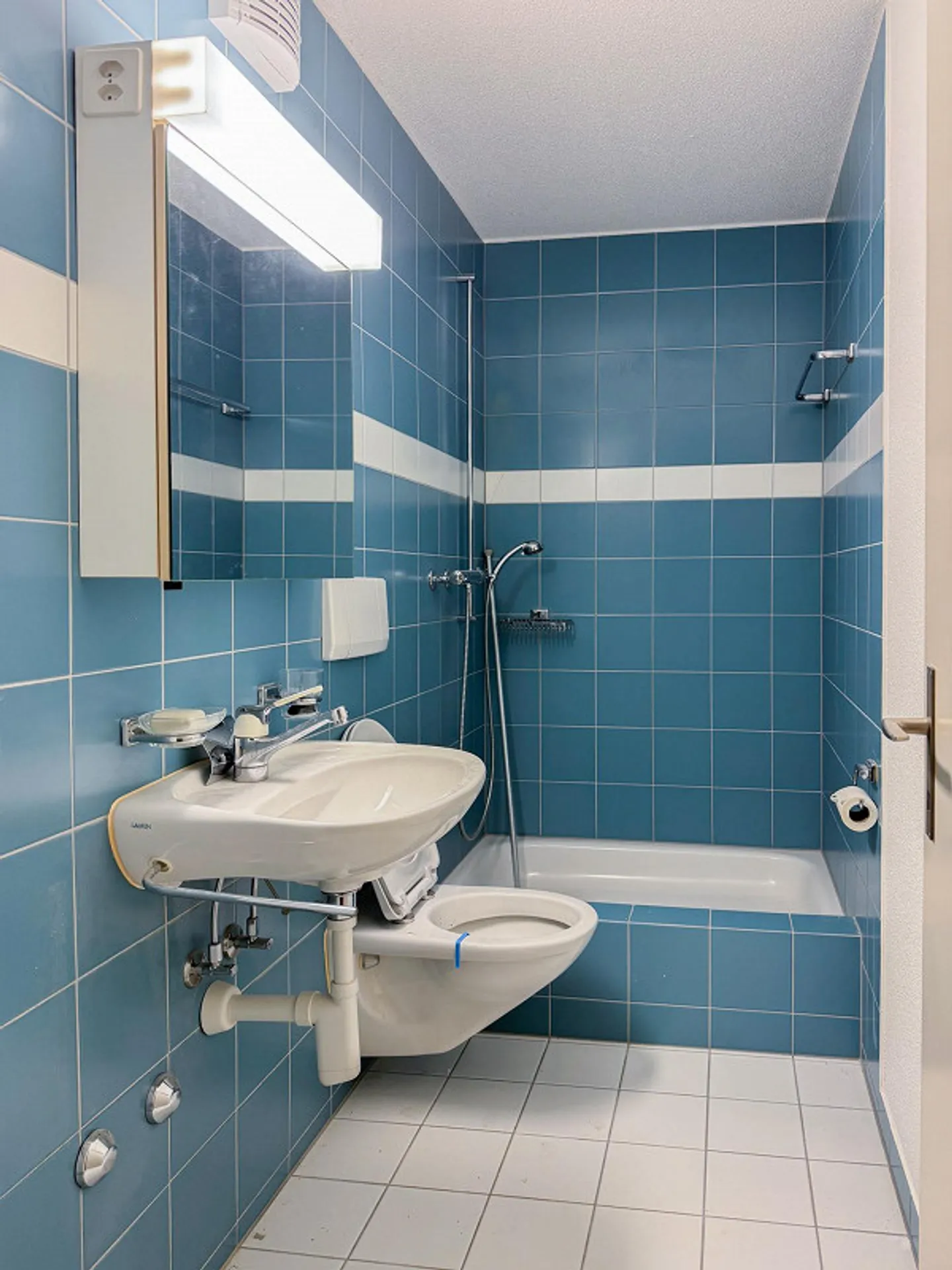 Spacious apartment in the popular Benziwil district! - Photo 5 of 11