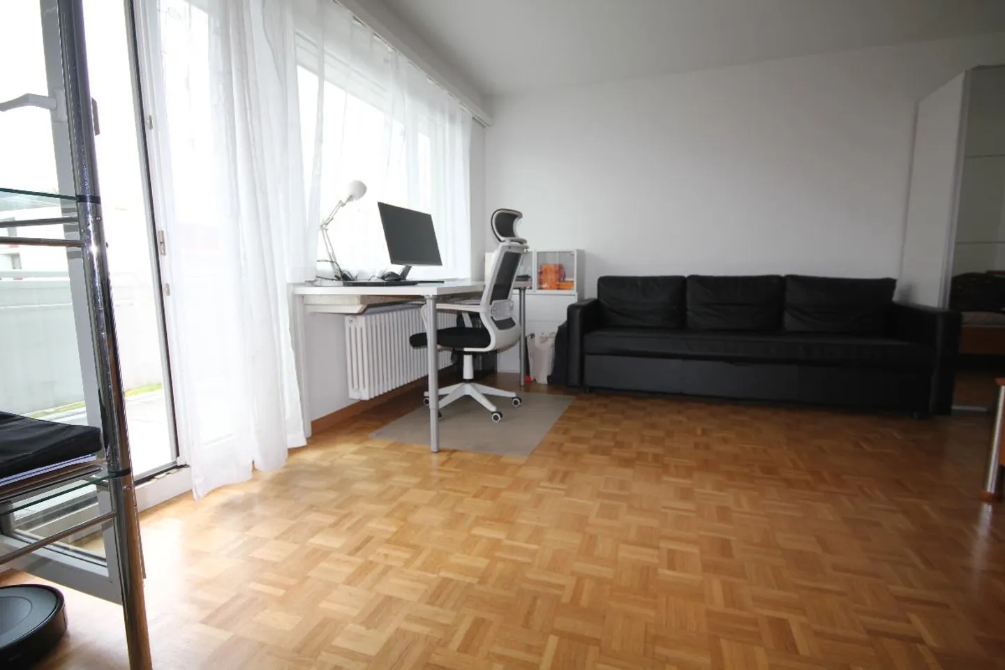 Appartamento moderno 1,5 locali, balcone sul giardino, in una casa molto ben tenuta - Foto 1 di 10