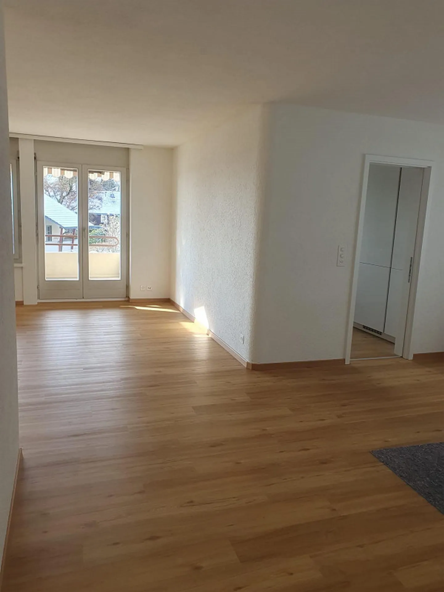 Appartamento luminoso recentemente ristrutturato di 5 1/2 stanze - Foto 6 di 12