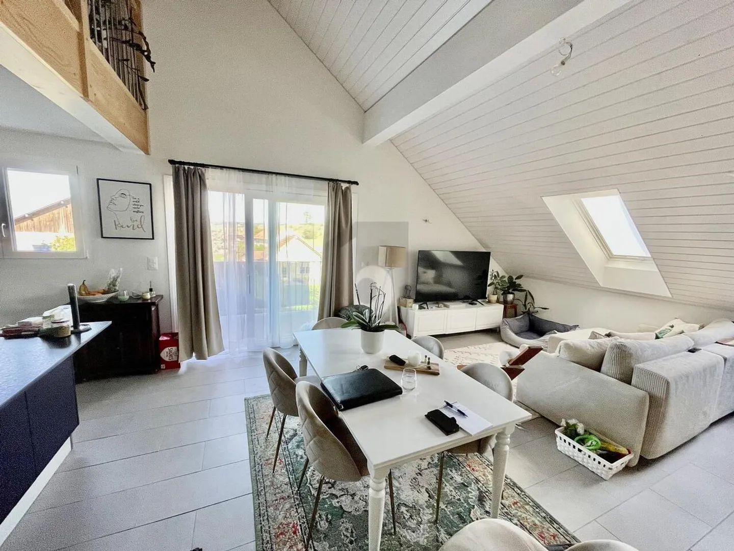 MAGNIFICO CON GRANDE BALCONE E VISTA LIBERA - Foto 3 di 6