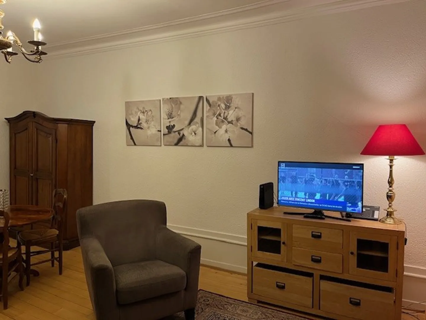 Apartment for rent - Photo 1 of 5